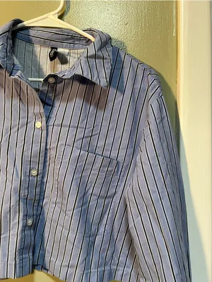 Divided Women's Size Small Cropped Button Down Shirt Blue Navy White Stripes thumbnail 5