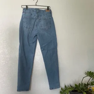 American Eagle outfitters mom Jean thumbnail 2