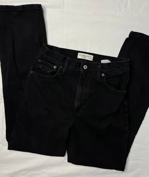 Abercrombie Ultra High Rise The 90’s Straight 27/4 High-Waisted Black Denim Jeans thumbnail 1