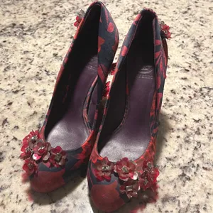 Tory Burch Floral Satin Elmira Wedge Heels‎ Red Navy Flower Embellished Size 7M thumbnail 3