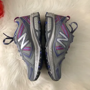 New Balance Grey & Pink Tennis Shoes thumbnail 3