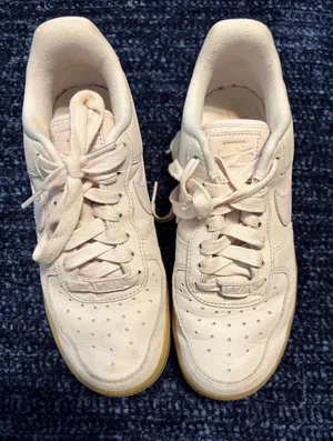 Nike Shoes thumbnail 1