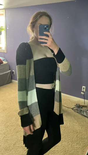 Cardigan thumbnail 1