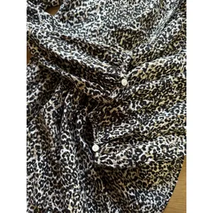 Old Navy Women Sz Small Leopard Print Popover Top Long‎ Sleeve Lightweight Shirt thumbnail 9