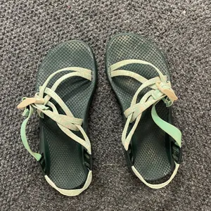 Chacos Womens green strappy outdoor hiking waterproof sandals size 7 ZX1 thumbnail 2