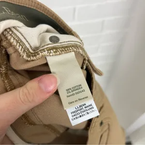 NWT L.L.Bean Favorite Fit Tan Cargo Pants Size 6 Petite thumbnail 6