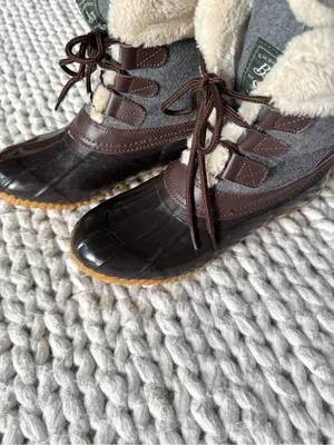 G.H. Bass & Co. Northern Duck Boots, size 8 thumbnail 3