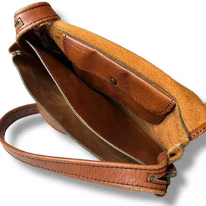 Vintage Genuine Leather Shoulder Bag Single Strap & Pockets‎ Made In Columbia thumbnail 7