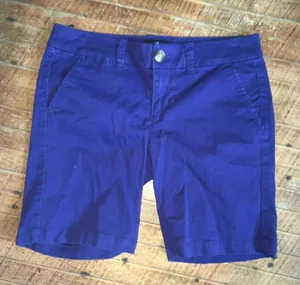 American Eagle royal blue size 2 stretch Bermuda shorts thumbnail 1