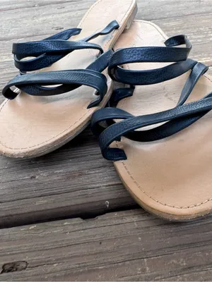 Forever 21 Black Strappy Flat Sandals Women’s Size 10 Minimalist Summer Shoes thumbnail 2