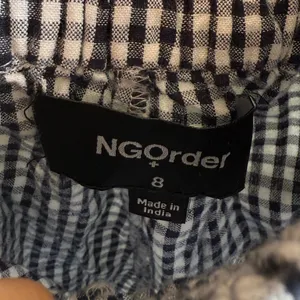 NGOrder Gingham Smocked Waist Wide-Leg Pants with Heart Patch sz S thumbnail 2