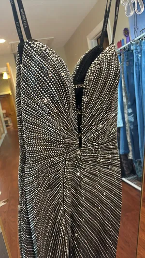 Sherri Hill Prom Dress thumbnail 3
