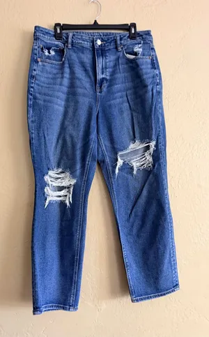 American Eagle Outfitters Distressed Blue Ripped Women’s Mom Straight Jeans thumbnail 1