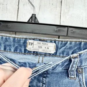 Free People Distressed Skinny Jeans Womens Size 26 Blue Ripped Knee Stretch thumbnail 2