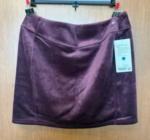 Lululemon Scuba HR Mini Skirt Velvet. NWT sz XL Color Garnet. thumbnail 1