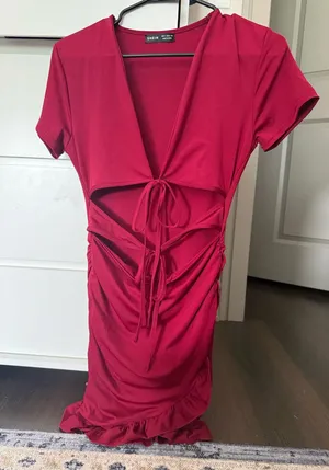 Red front tie ruched mini dress Size M thumbnail 1
