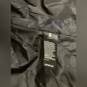 On Running Insulator Jacket Gray thumbnail 4