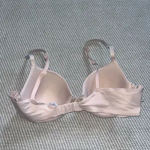 Calvin Klein Perfectly Fit Lightly Lined T-Shirt Bra Light Pink Sz 34B thumbnail 2