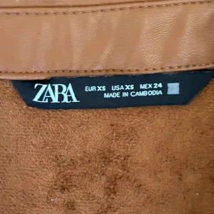 Zara Faux Leather Faux Wrap Dress Camel Sz‎ XS Chic Sophisticated Nouveau Riche thumbnail 6