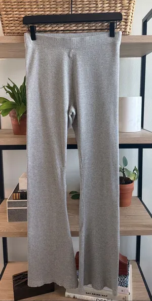 Pink Victoria's Secret Mid-Rise Rib Knit Gray Heather Flare Legging Pant, M thumbnail 1
