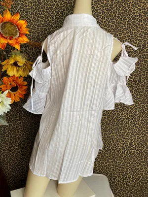 Doe & Rae ✅3/$30✅NWT White Button Down Cold Shoulder Short Sleeve Blouse | MED thumbnail 6