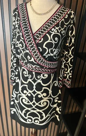White House Black Market Faux Wrap Dress Size S Jersey Knit Print short Length thumbnail 1