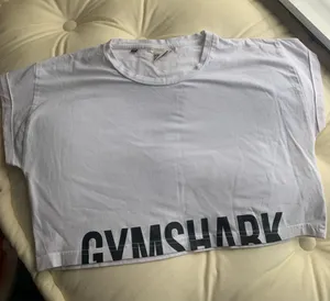 Gymshark crop thumbnail 1