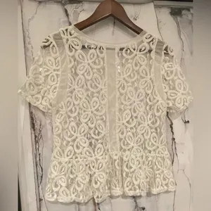 Urban Outfitters Kimchi Blue Short Sleeve Lace Blouse, White Size M thumbnail 4