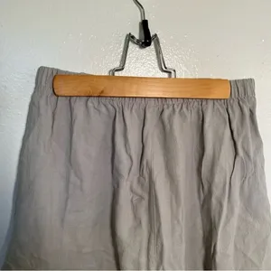 Women's‎ Size Small Casual Shorts Sage Green Gray Ruffle Hem Pockets Stretch thumbnail 8