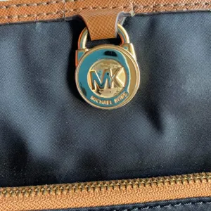 Michael Kors Kempton Small Crossbody Bag thumbnail 3