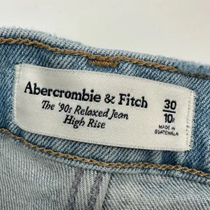Abercrombie & Fitch Jeans Womens 30/10R Light Blue 90s Relaxed High Rise thumbnail 4