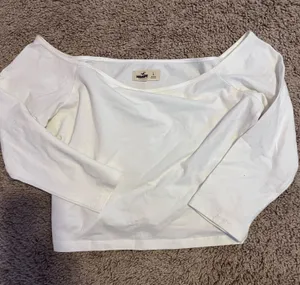 Hollister Top Off-The-Shoulder Crop thumbnail 1