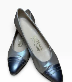 Women's Salvatore Ferragamo Heels Size 8 Beige and Blue Cap Toe Pumps thumbnail 1