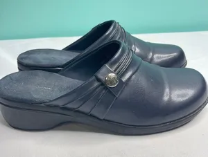 Sleek Leather mule clogs‎ Accent thumbnail 1