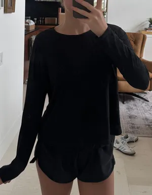 Beyond Yoga Featherweight Longsleeve thumbnail 1