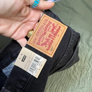 Levi's 501 Original Shorts Women 32 Black‎ Distressed High Rise Denim Cutoffs thumbnail 10