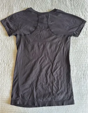 Athleta Purple Short Sleeve Top Women’s Athletic XS thumbnail 2