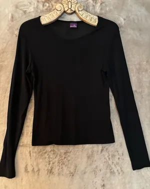 Genevieve Blouse Women’s Black Long Sleeve Crewneck Top Size M thumbnail 1