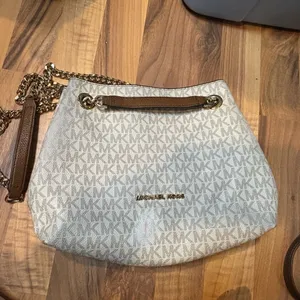 Michael Kors Beige Gold Women's Bag with damage thumbnail 3