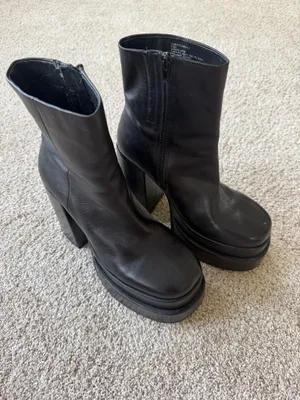 Steve Madden Cobra Platform Boots Black thumbnail 2