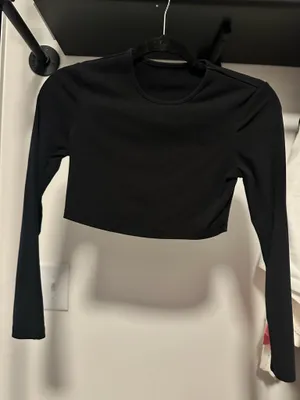Long sleeve black crop top thumbnail 1