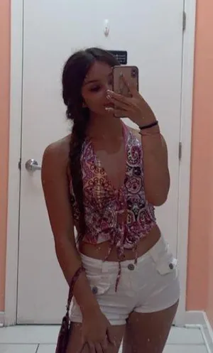 Going out Top Pink thumbnail 1