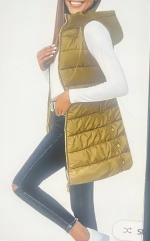 Giuliana Stylish and versatile gold quilted bag perfect for any occasion. Elevate your outfit with this chic accessory. thumbnail 1