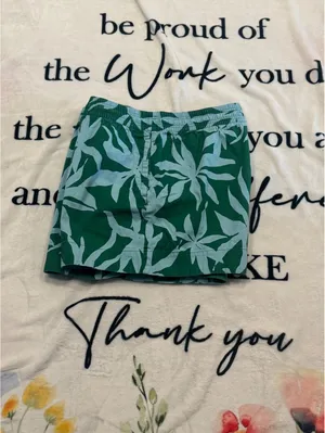 Free Assembly Women's Green Floral Hawaiian Tropical Shorts Size L thumbnail 4