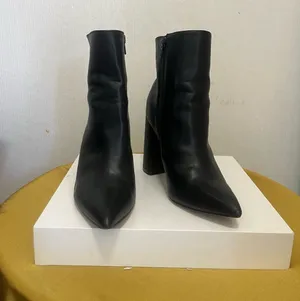 Tahari Black Pointed-Toe Block Heel Ankle Boots thumbnail 1