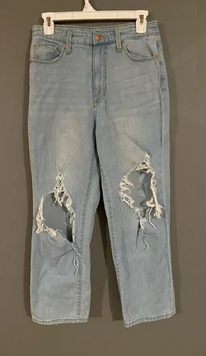 Universal Threads Ripped Distressed Straight Jeans Size 4/27 thumbnail 1