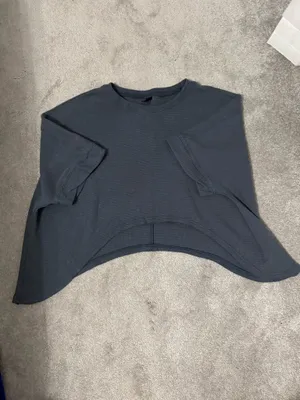 Shein Top Crop Sleeve thumbnail 2