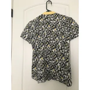 Healing Hands Printed Scrub Uniform Top Nurse Medical Women's Size M thumbnail 7
