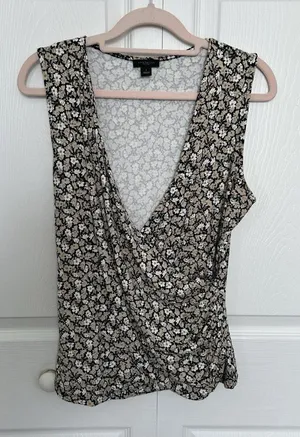 Ann Taylor Faux Wrap Surplice Sleeveless Jersey Blouse Tan Floral Sz S thumbnail 1