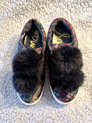 Sam Edelman Leya Faux-Fur Pom-Pom Slip-On Black Brocade Floral Platform Sneakers thumbnail 2